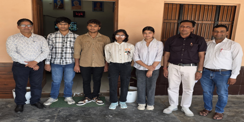 उत्तराखंड बोर्ड परीक्षा में राष्ट्रीय इंटर कॉलेज के छात्रों की बड़ी उपलब्धि