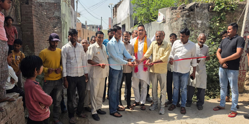 महेश्वरी गांव में विकास का नया अध्याय शुरू, दो राज्यों को जोड़ने वाली सड़क का वर्षों बाद निर्माण कार्य प्रारंभ
