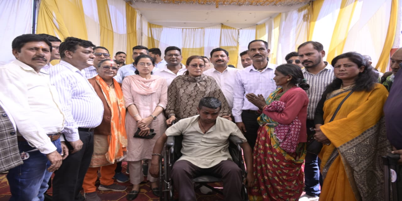 कैबिनेट मंत्री ने बहुउद्देशीय शिविर में सुनी शिकायतें, अधिकांश का मौके पर निस्तारण